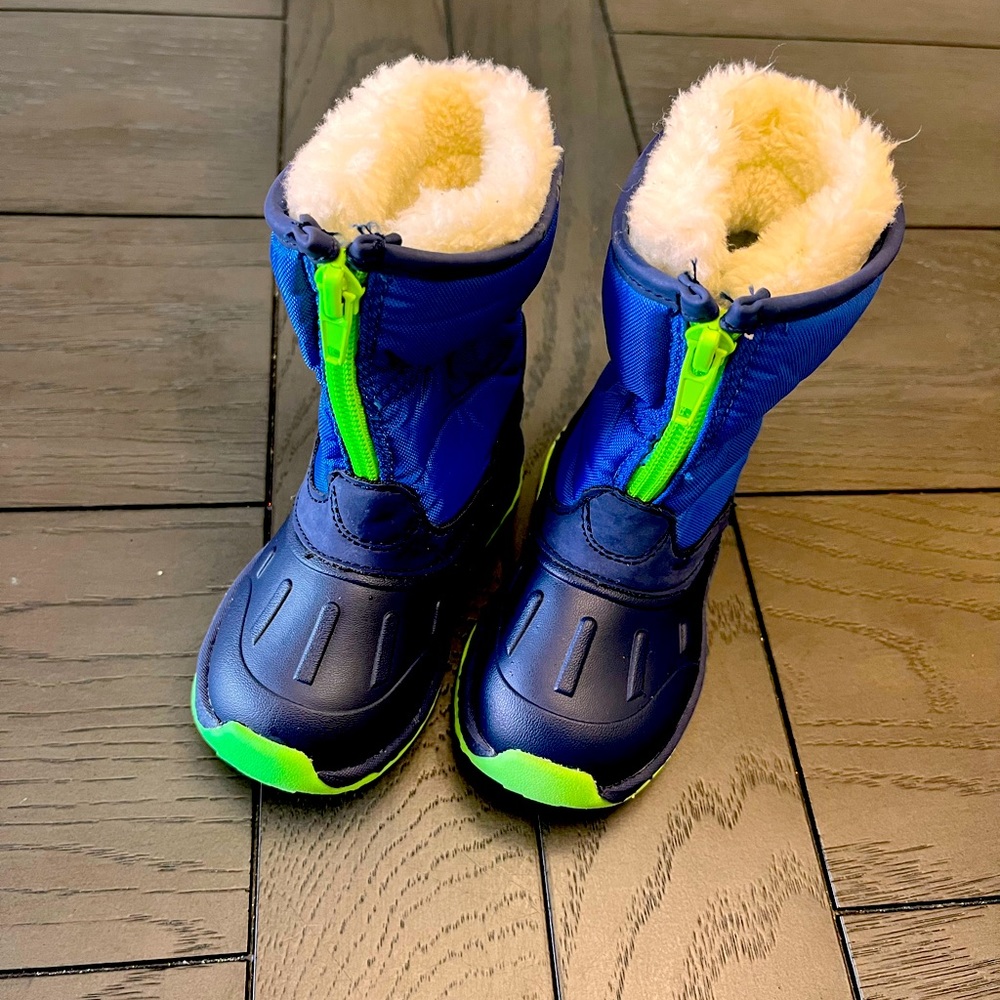 Carters baby/toddler snow boots-size 5